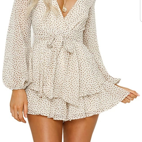 Sexy V-Neck Olive and Off White Romper - Picture 3 of 7